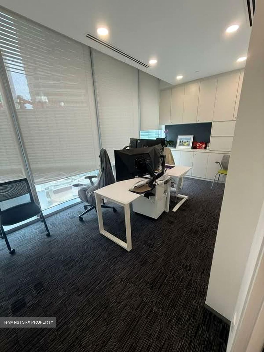 Ocean Financial Centre (D1), Office #581720061